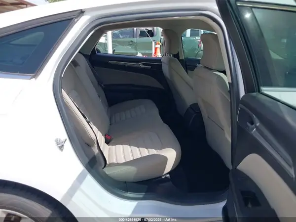 3FA6P0G7XJR231343 2018 FORD FUSION - Image 8