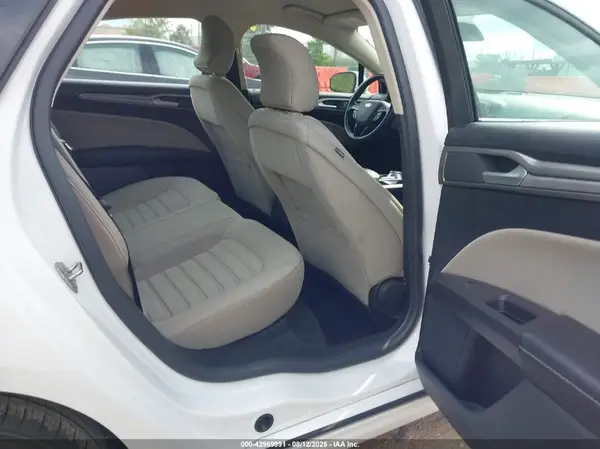 3FA6P0G7XKR230419 2019 FORD FUSION - Image 8