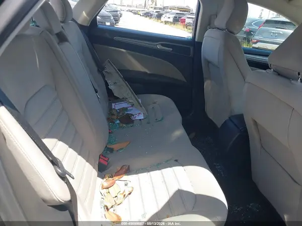 3FA6P0G7XLR135778 2020 FORD FUSION - Image 8