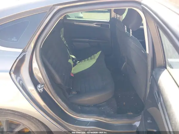 3FA6P0H70HR114105 2017 FORD FUSION - Image 8