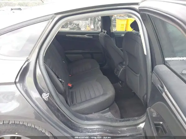 3FA6P0H70HR235667 2017 FORD FUSION - Image 8