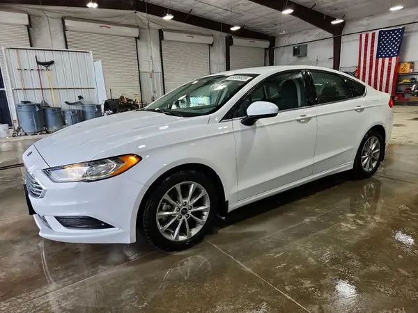 3FA6P0H70HR367392 2017 FORD FUSION - Image 1