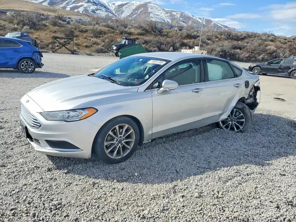 3FA6P0H70HR390235 2017 FORD FUSION - Image 1