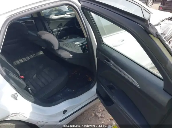 3FA6P0H70JR123666 2018 FORD FUSION - Image 8