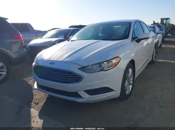 3FA6P0H70JR250014 2018 FORD FUSION - Image 2