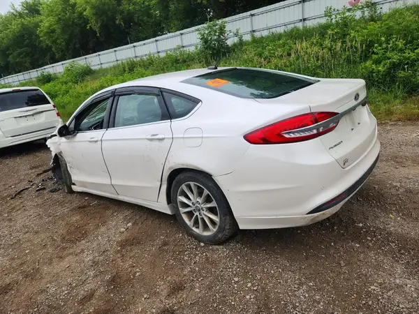 3FA6P0H71HR104473 2017 FORD FUSION - Image 2