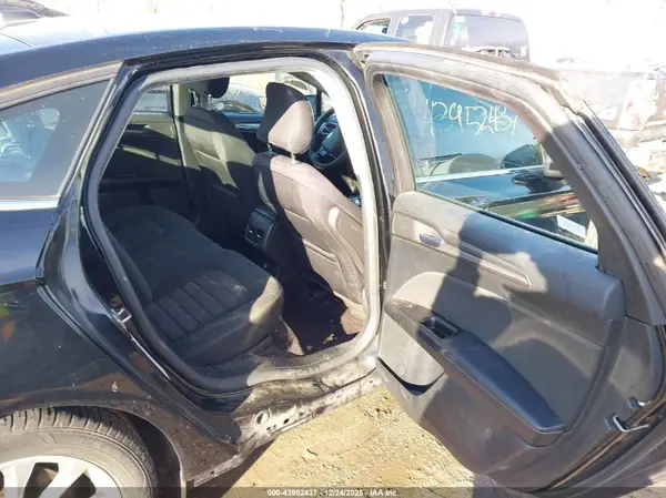3FA6P0H71HR160123 2017 FORD FUSION - Image 8