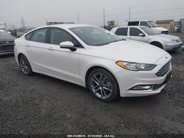 3FA6P0H71HR201799 2017 FORD FUSION - Image 1