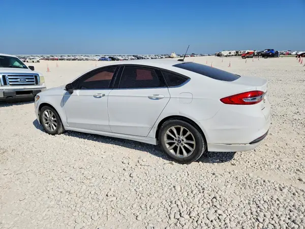 3FA6P0H71HR235189 2017 FORD FUSION - Image 2