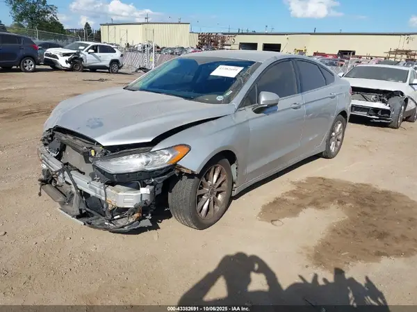 3FA6P0H71HR340847 2017 FORD FUSION - Image 2