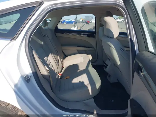 3FA6P0H71HR343523 2017 FORD FUSION - Image 8