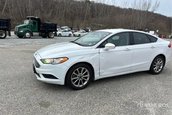 3FA6P0H71HR370950 2017 FORD FUSION - Image 1