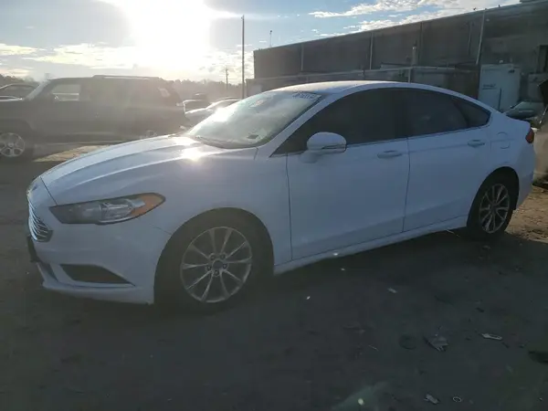 3FA6P0H71HR375016 2017 FORD FUSION - Image 1