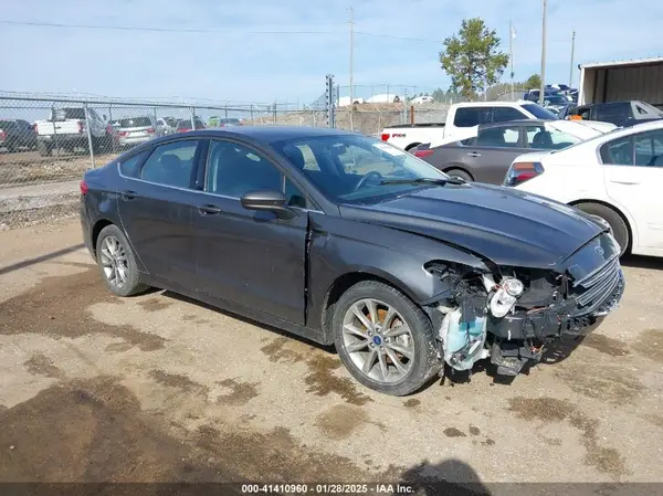3FA6P0H71HR410668 2017 FORD FUSION - Image 1