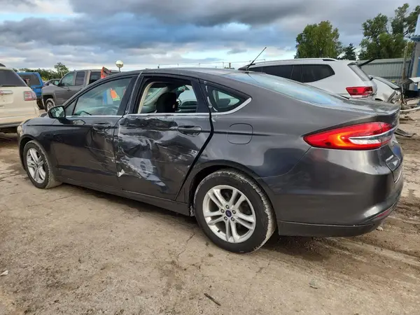 3FA6P0H71JR104611 2018 FORD FUSION - Image 2