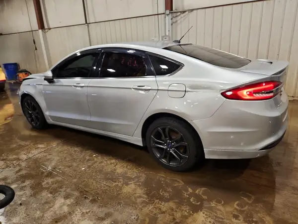 3FA6P0H71JR113700 2018 FORD FUSION - Image 2