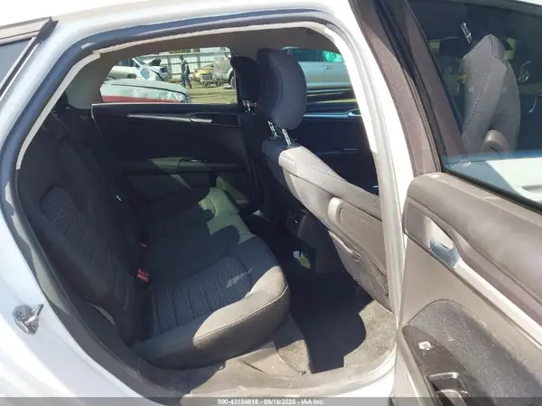 3FA6P0H72GR251173 2016 FORD FUSION - Image 8