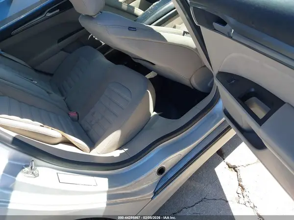 3FA6P0H72HR117989 2017 FORD FUSION - Image 8
