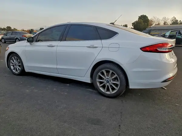 3FA6P0H72HR151303 2017 FORD FUSION - Image 2