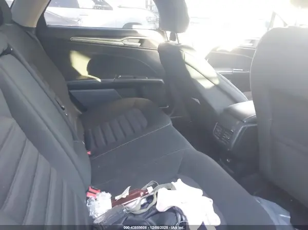 3FA6P0H72HR180526 2017 FORD FUSION - Image 8