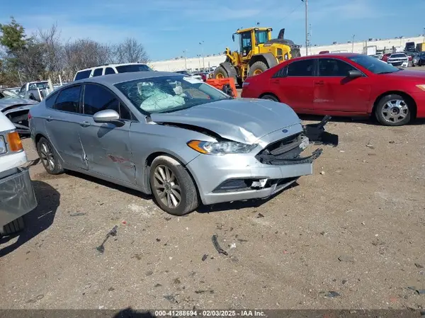 3FA6P0H72HR230633 2017 FORD FUSION - Image 1