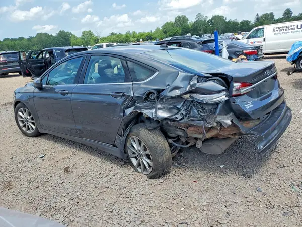 3FA6P0H72HR235329 2017 FORD FUSION - Image 2