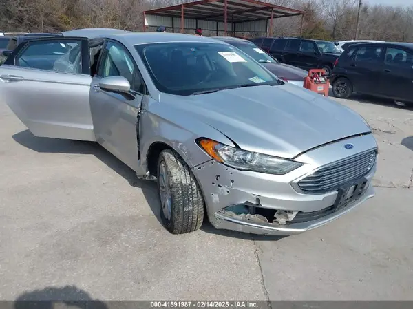3FA6P0H73HR330255 2017 FORD FUSION - Image 1