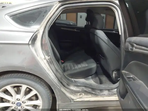 3FA6P0H74HR110106 2017 FORD FUSION - Image 8