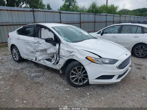 3FA6P0H74HR181449 2017 FORD FUSION - Image 1