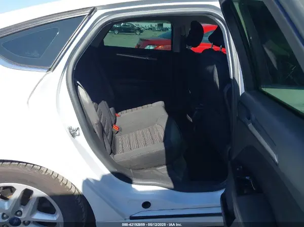 3FA6P0H75GR275600 2016 FORD FUSION - Image 8