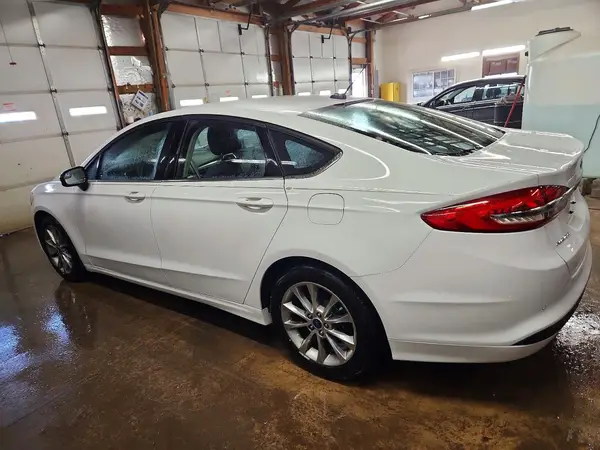 3FA6P0H75HR107117 2017 FORD FUSION - Image 2