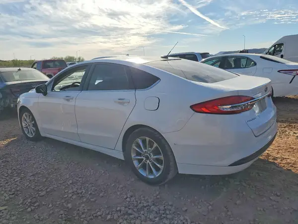 3FA6P0H75HR151327 2017 FORD FUSION - Image 2