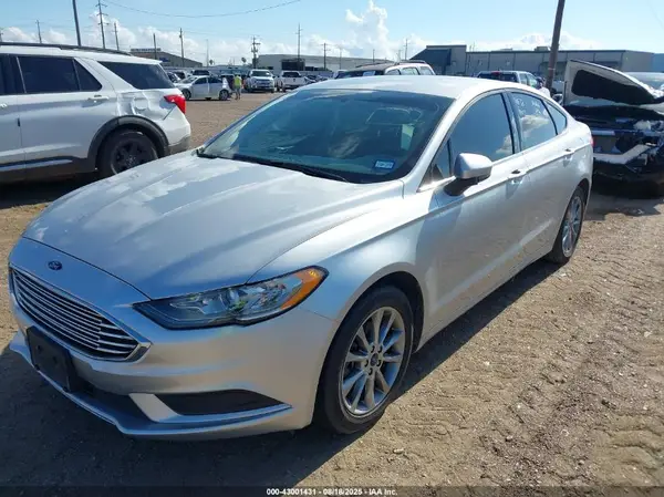 3FA6P0H75HR214572 2017 FORD FUSION - Image 2