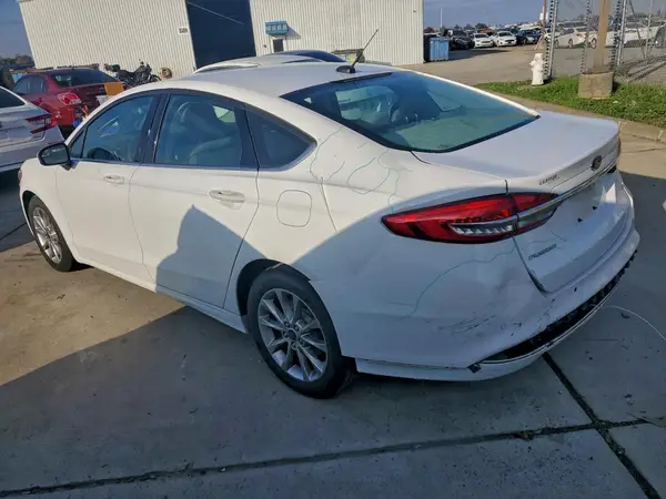 3FA6P0H75HR215947 2017 FORD FUSION - Image 2