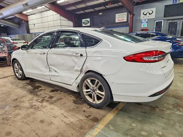 3FA6P0H75JR117300 2018 FORD FUSION - Image 2