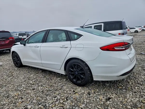 3FA6P0H76HR113198 2017 FORD FUSION - Image 2