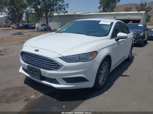 3FA6P0H76HR215813 2017 FORD FUSION - Image 2