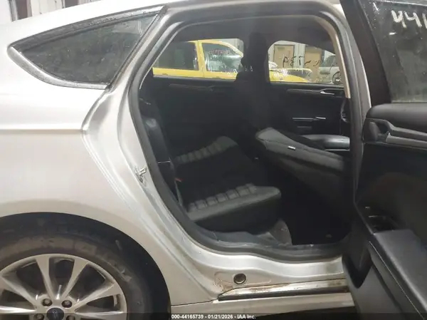 3FA6P0H76HR220915 2017 FORD FUSION - Image 8