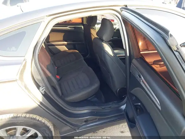 3FA6P0H76HR230571 2017 FORD FUSION - Image 8