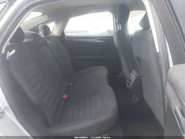 3FA6P0H76HR242476 2017 FORD FUSION - Image 8