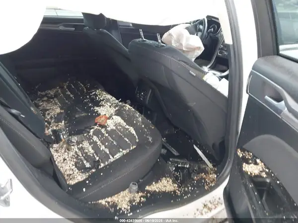 3FA6P0H76HR393057 2017 FORD FUSION - Image 8