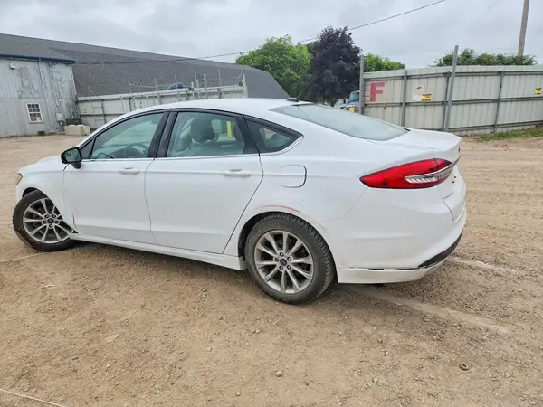 3FA6P0H76HR402677 2017 FORD FUSION - Image 2