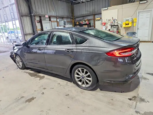 3FA6P0H76HR415879 2017 FORD FUSION - Image 2
