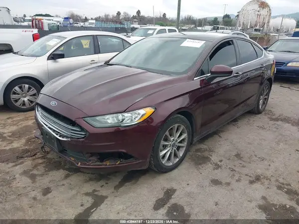 3FA6P0H77HR110827 2017 FORD FUSION - Image 2