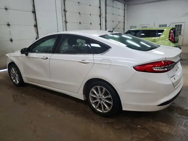 3FA6P0H77HR170557 2017 FORD FUSION - Image 2