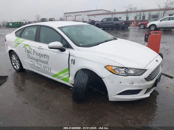 3FA6P0H78HR145988 2017 FORD FUSION - Image 1