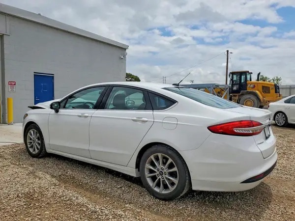 3FA6P0H78HR168302 2017 FORD FUSION - Image 2