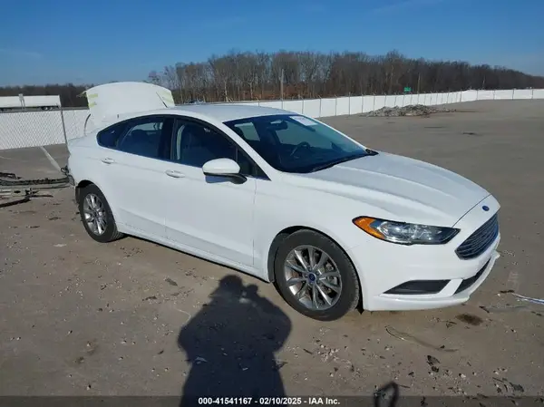 3FA6P0H78HR237019 2017 FORD FUSION - Image 1