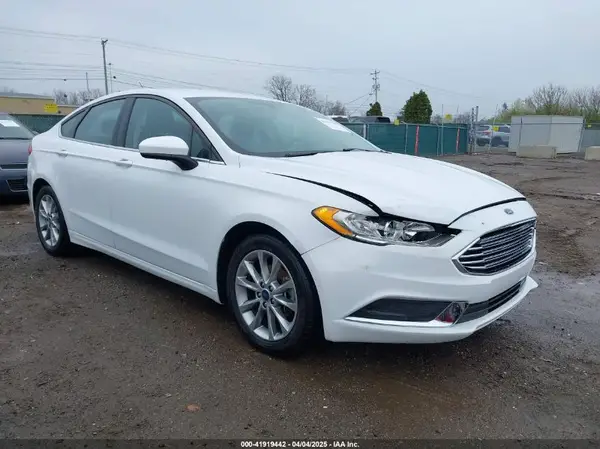 3FA6P0H78HR372338 2017 FORD FUSION - Image 1
