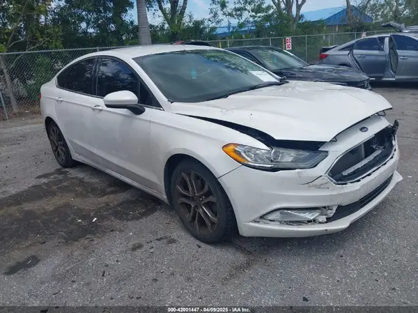 3FA6P0H78HR402860 2017 FORD FUSION - Image 1